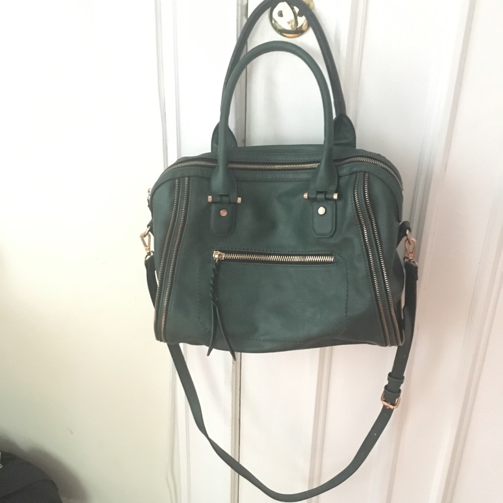 Urban Expressions Elisha zipper accent bag